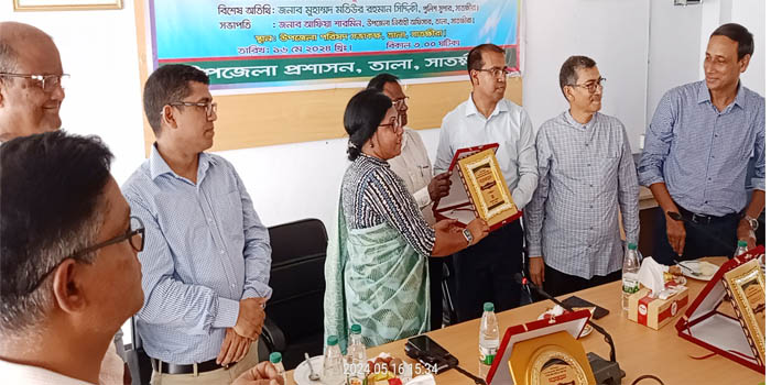 তালায় এসএসসি ও সমমান পরীক্ষায় শতভাগ পাশ এবং বিশেষ কৃতিত্ব শিক্ষাপ্রতিষ্ঠানে সম্মাননা প্রদান